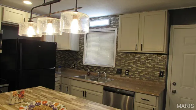 $189,900 | 45 Nottingham Lane, Belleville, IL 62223