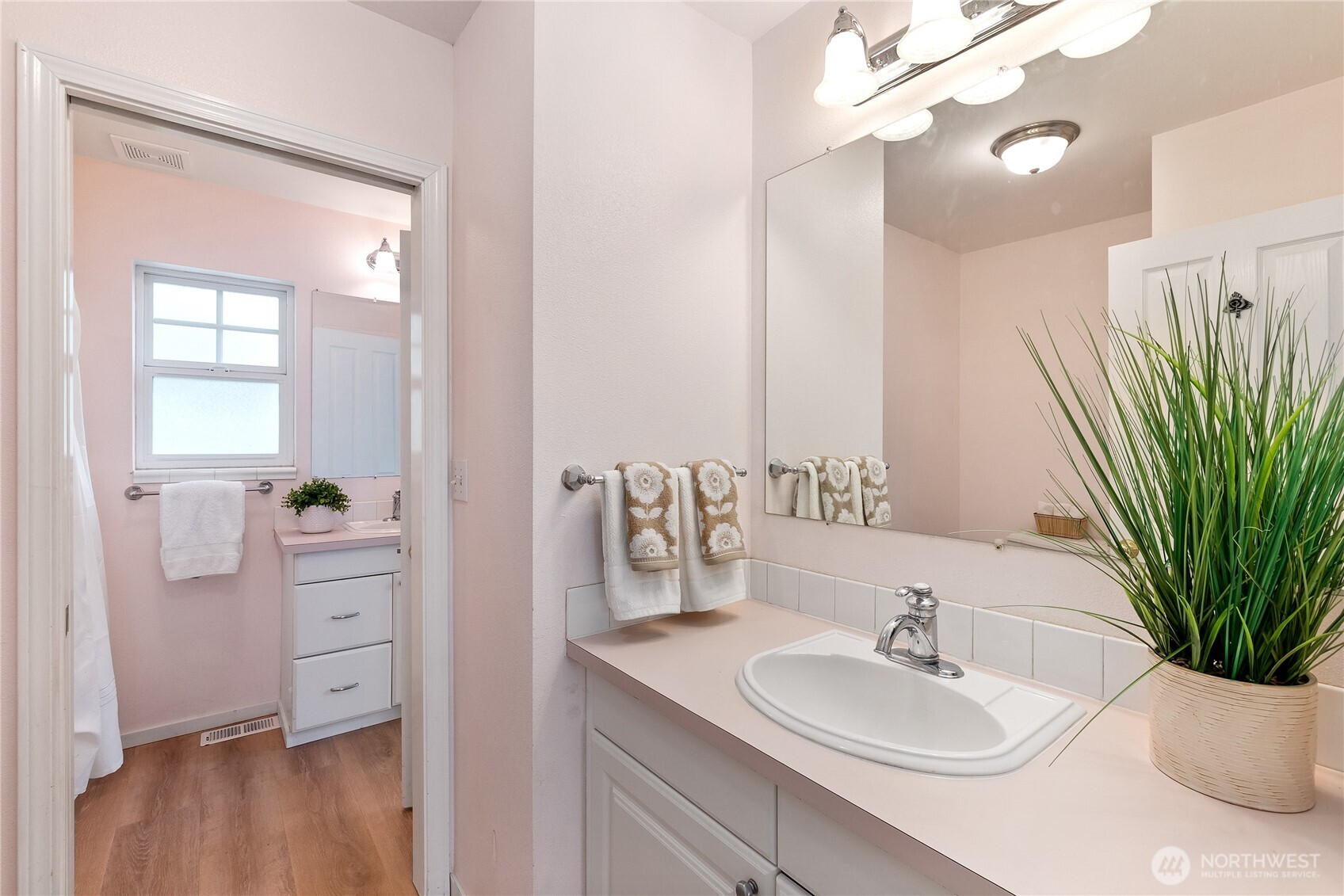 101 Briar Rose Lane Chehalis, WA 98532 - Photo 20 of 37 a bathroom with a sink a vanity and a mirror