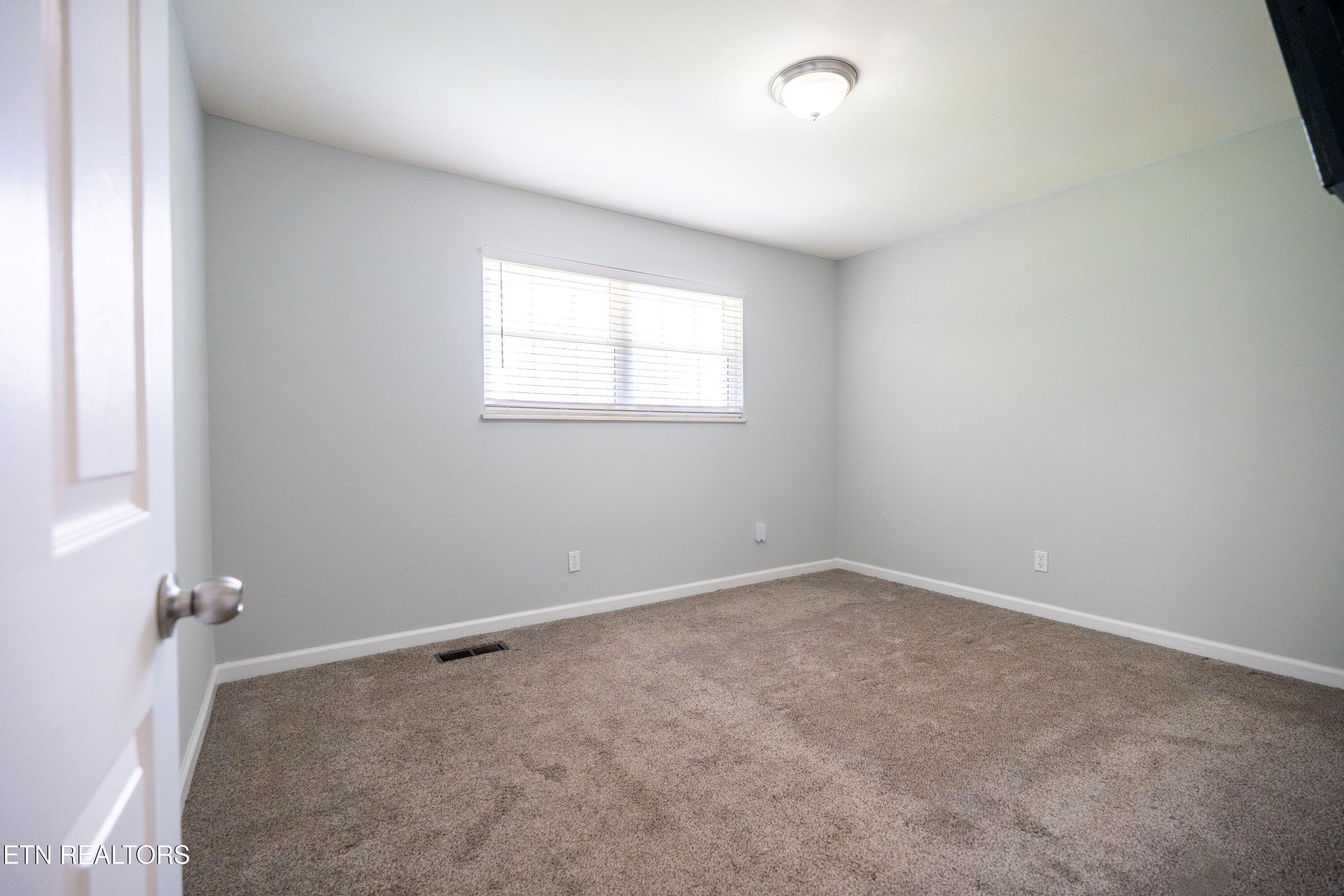 6008 Ridgewood Road Knoxville, TN 37918 - Photo 18 of 50 DSC06378