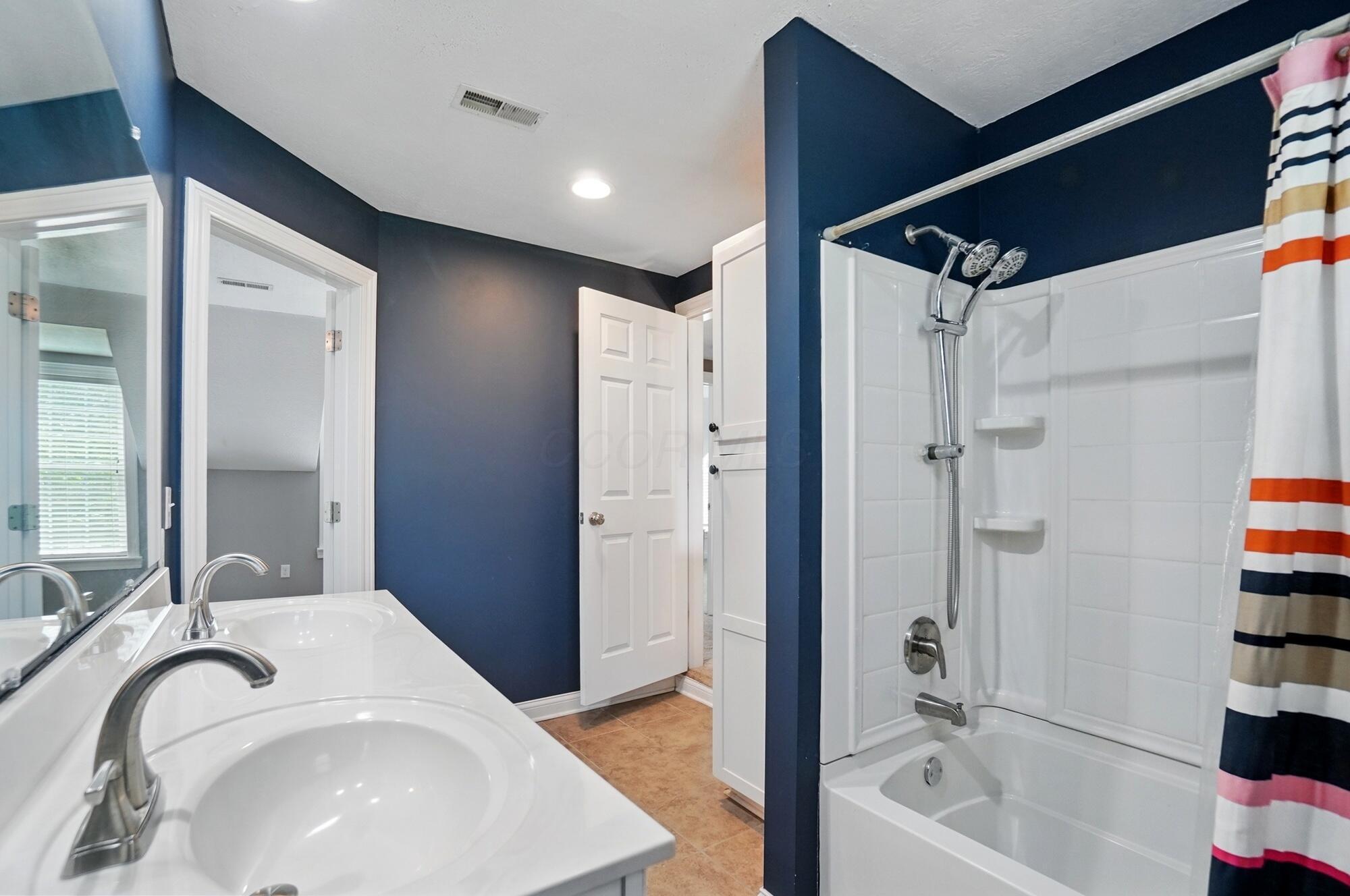 9820 Heimberger Road Northwest Baltimore, OH 43105 - Photo 49 of 81 2nd Full Bathroom - 9820 Heimberger Road NW, Baltimore, OH 43105