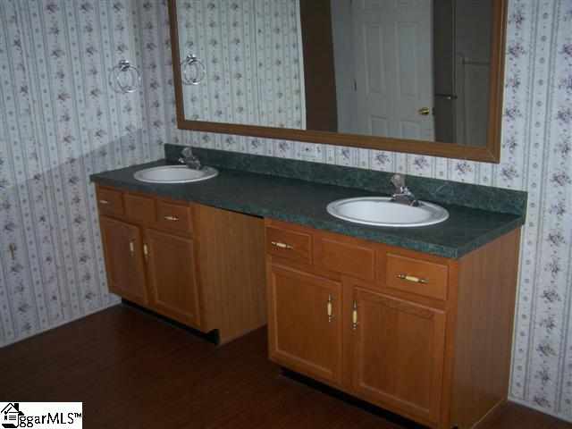 132 Acorn Trail Fountain Inn, SC 29644 - Photo 6 of 11 Gallery Image 6