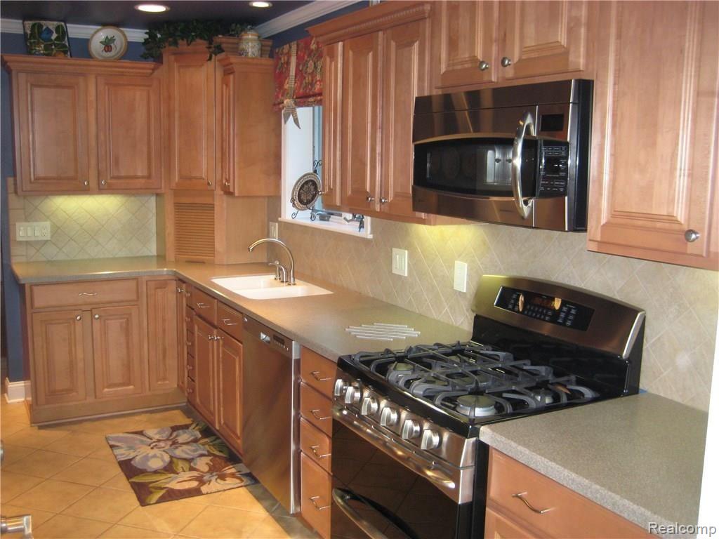 1372 Harvard Road Grosse Pointe, MI 48230 - Photo 4 of 14 IMG_0023.JPG