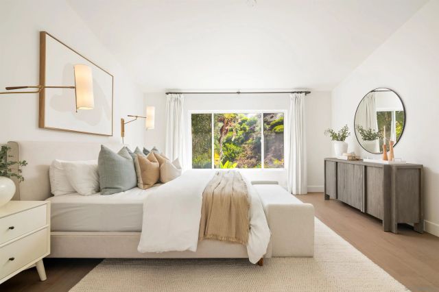 $2,500,000 | 1040 Van Nuys Street, San Diego, CA 92109