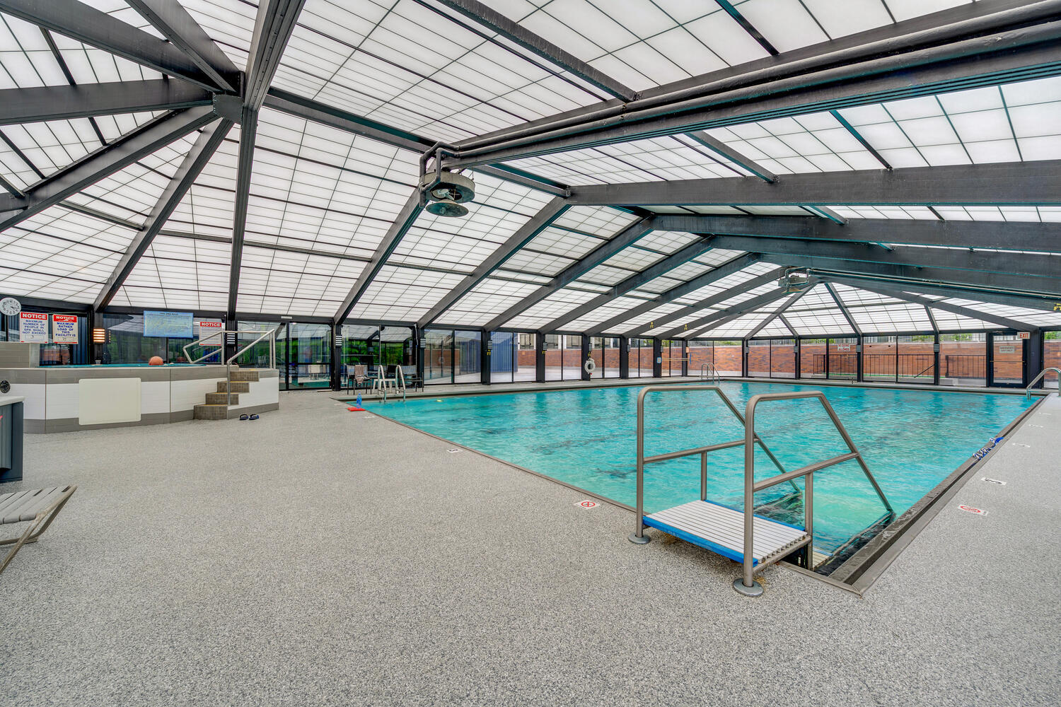 5445 North Sheridan Road, Unit 2708 Chicago, IL 60640 - Photo 14 of 16 a view of a gym