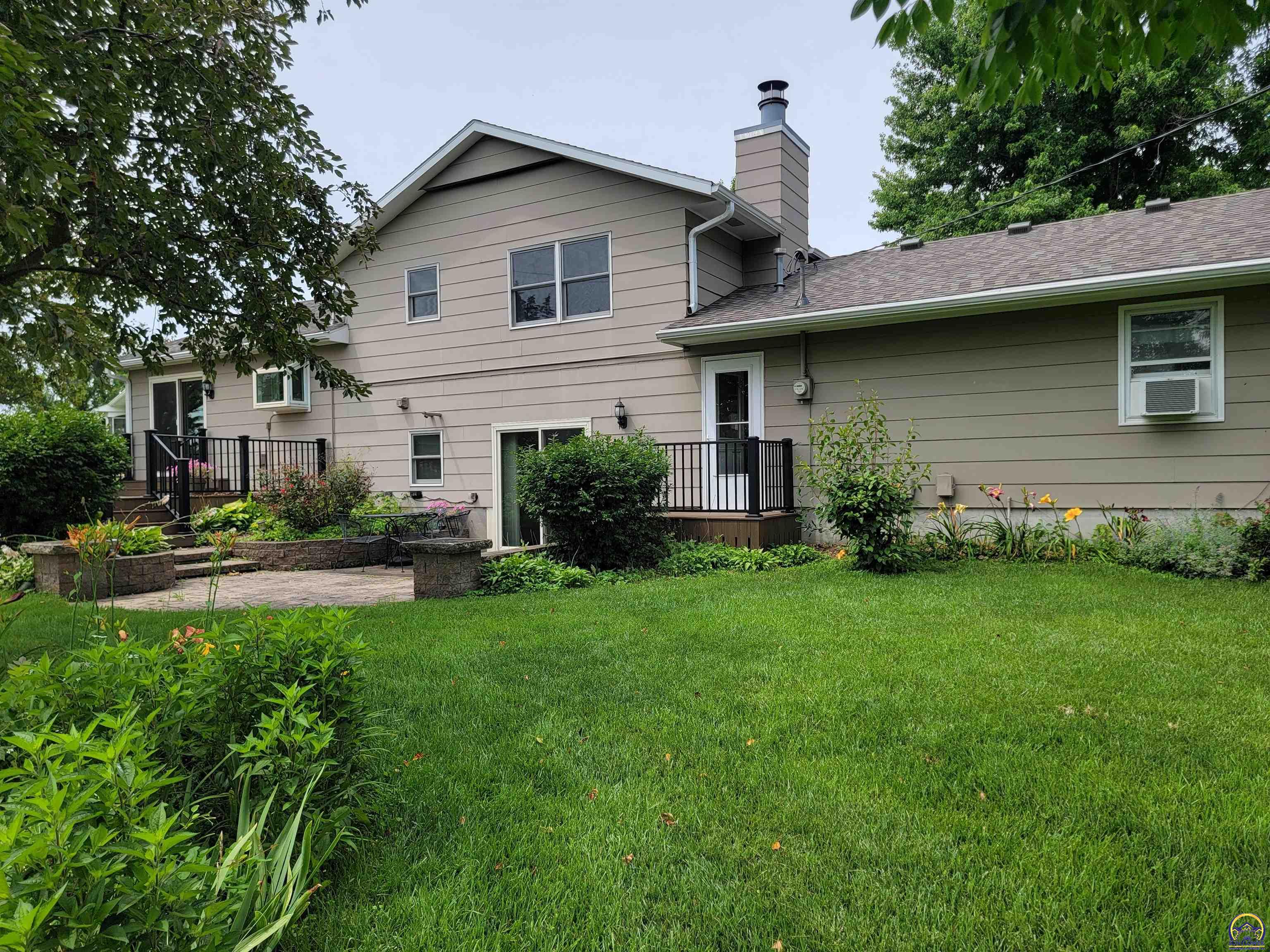 2002 Schaeffer Way Emporia, KS 66801 - Photo 27 of 28