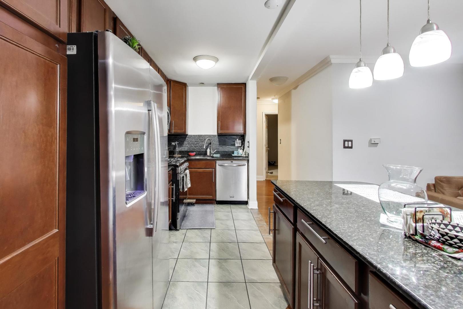 6400 North Ridge Boulevard, Unit 402 Chicago, IL 60626 - Photo 9 of 16