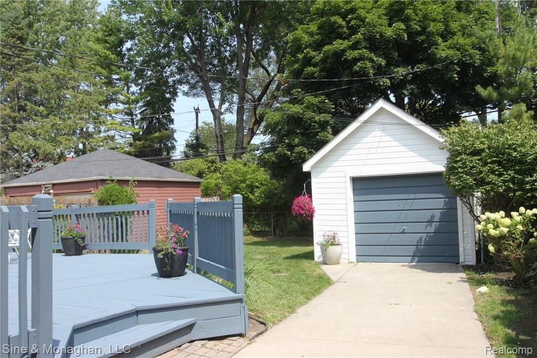 452 Moran Road Grosse Pointe, MI 48236 - Photo 21 of 24 IMG_5744.JPG