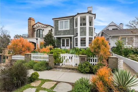 $5,195,000 | 320 Heliotrope Avenue, Corona del Mar, CA 92625
