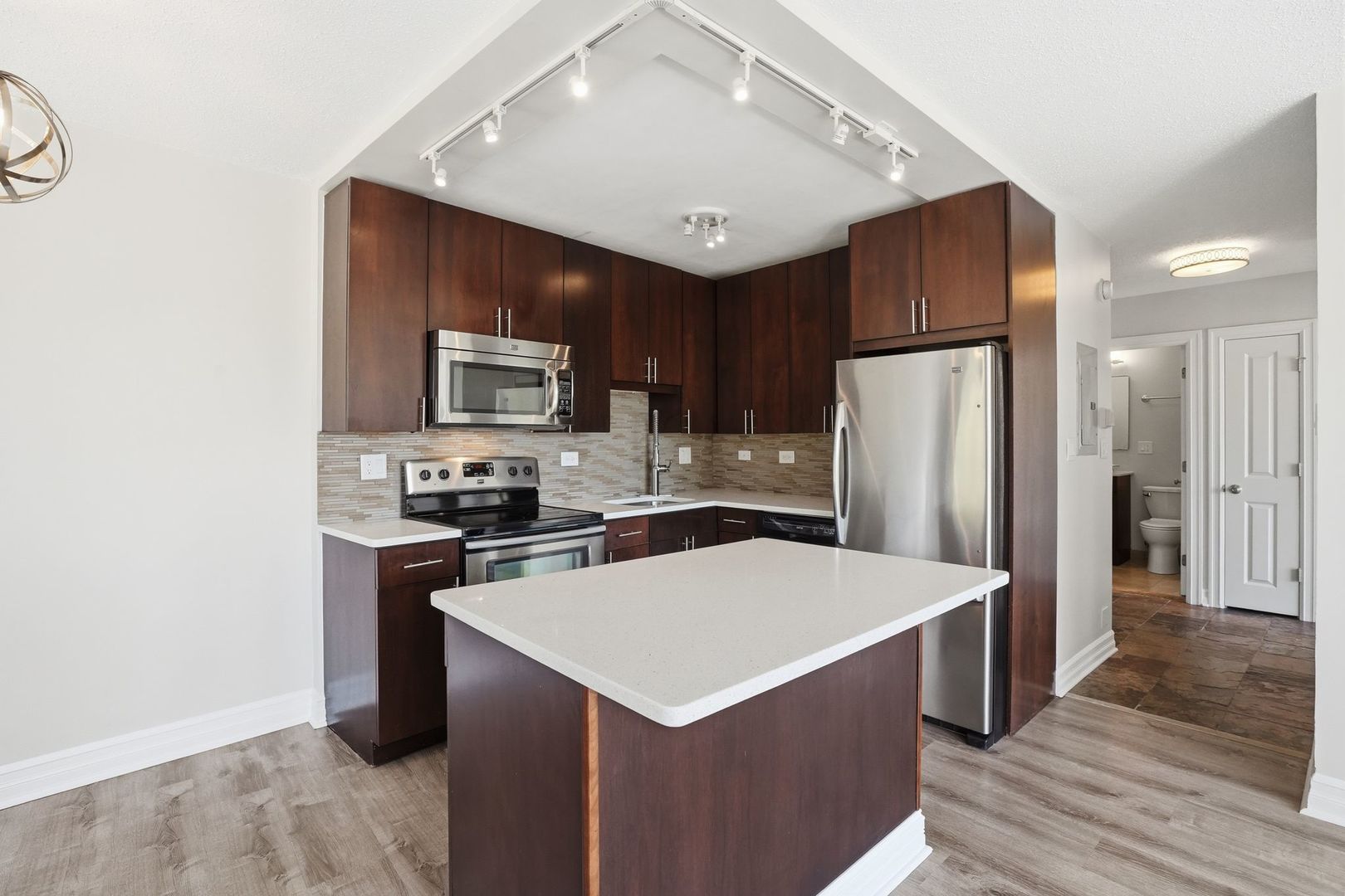2930 North Sheridan Road, Unit 306 Chicago, IL 60657 - Photo 11 of 31