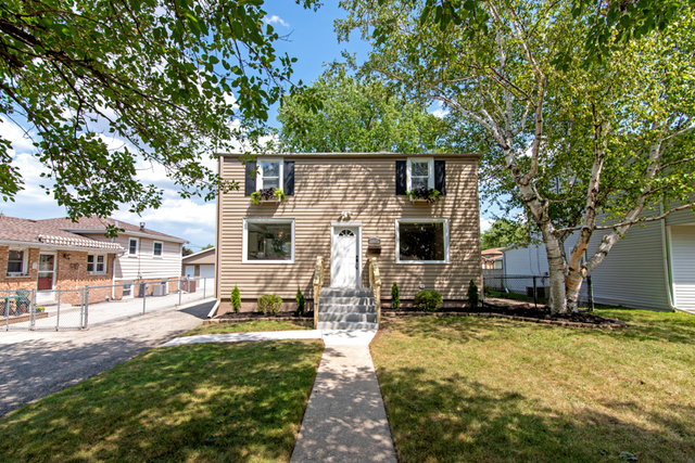 10639 Oak Avenue Chicago Ridge, IL 60415 - Photo 1 of 47