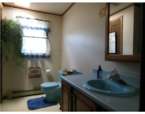 2473 Old Augusta Road Waldoboro, ME 04572 - Photo 20 of 23 Bathroom.