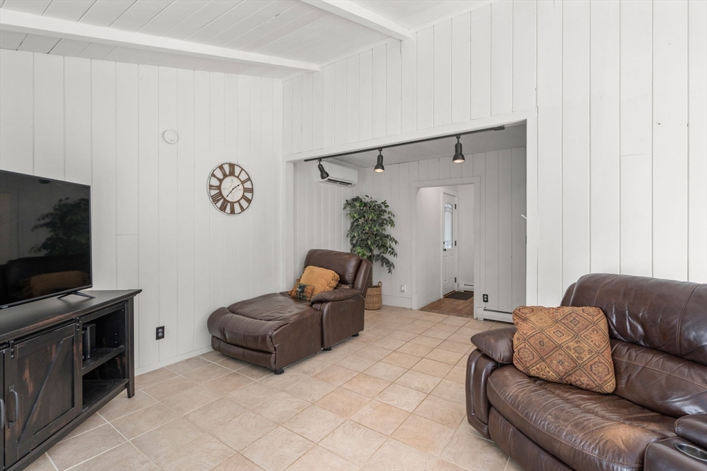 51 Laurelwood Road Holden, MA 01520 - Photo 7 of 41
