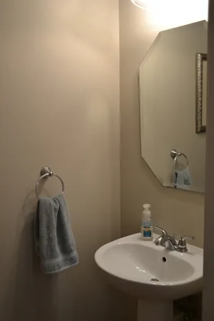 $2,900 | 2990 Peachtree Circle, Aurora, IL 60502