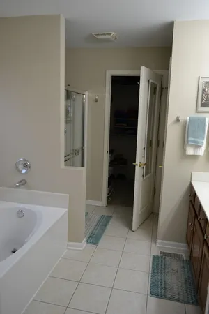 $2,900 | 2990 Peachtree Circle, Aurora, IL 60502