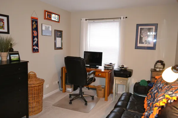 $2,900 | 2990 Peachtree Circle, Aurora, IL 60502