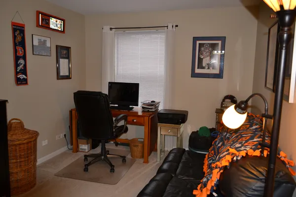 $2,900 | 2990 Peachtree Circle, Aurora, IL 60502