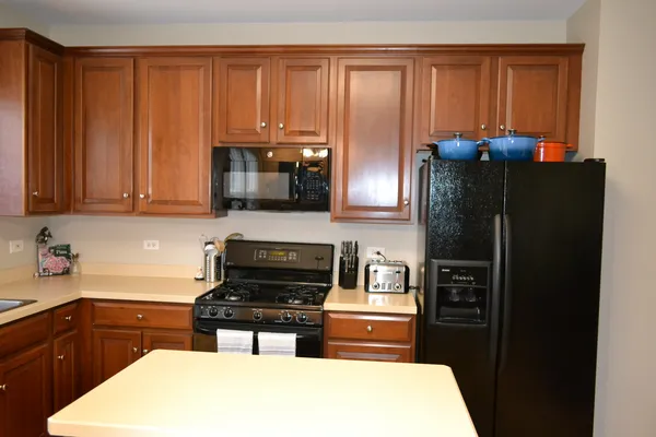 $2,900 | 2990 Peachtree Circle, Aurora, IL 60502