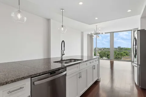 $625,000 | 900 20th Avenue South, Unit 1006, Nashville, TN 37212