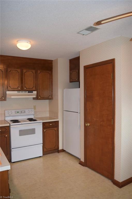 3119 Rockingham Road High Point, NC 27265 - Photo 5 of 12