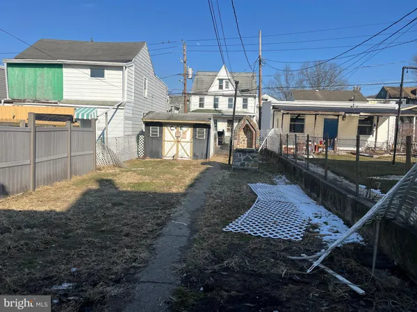 $69,900 | 321 South Vine Street, Mount Carmel, PA 17851