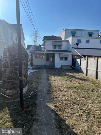 $69,900 | 321 South Vine Street, Mount Carmel, PA 17851