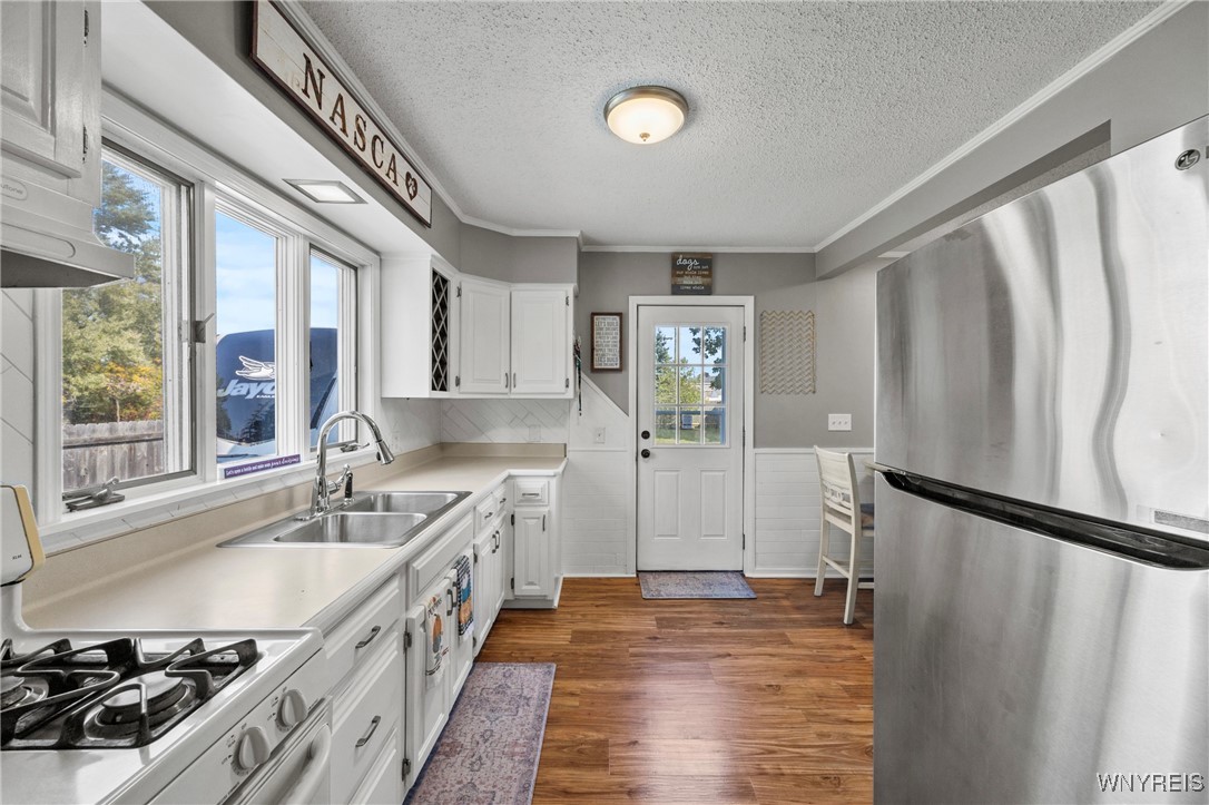 433 Borden Road Cheektowaga, NY 14043 - Photo 12 of 39