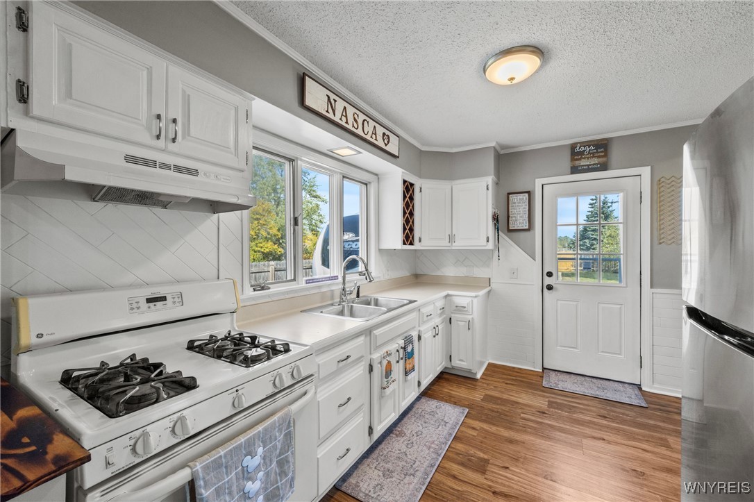 433 Borden Road Cheektowaga, NY 14043 - Photo 13 of 39