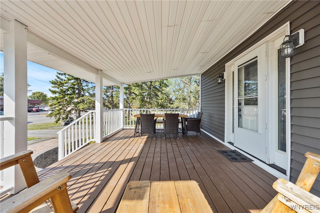 433 Borden Road Cheektowaga, NY 14043 - Photo 5 of 39