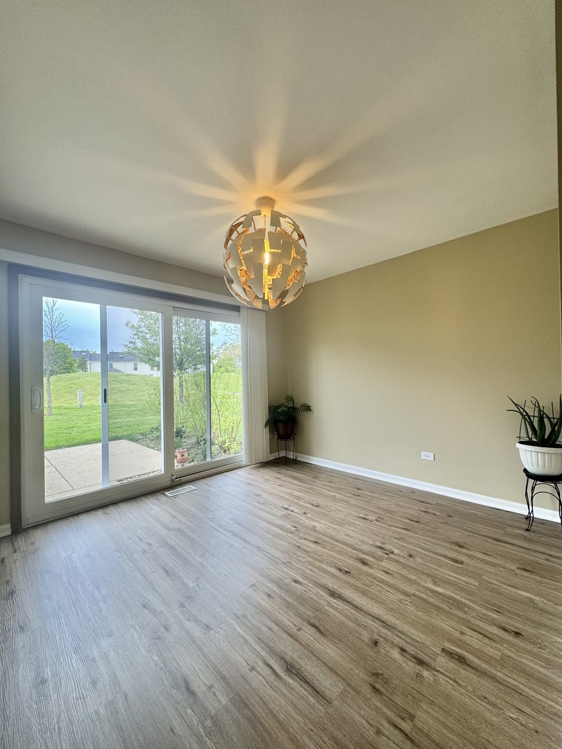 20 North Oltendorf Road Streamwood, IL 60107 - Photo 6 of 28 Gallery Image 6