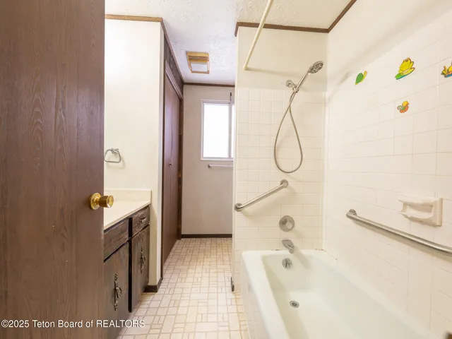 $2,220,000 | 700 Pearl Street, Jackson, WY 83001