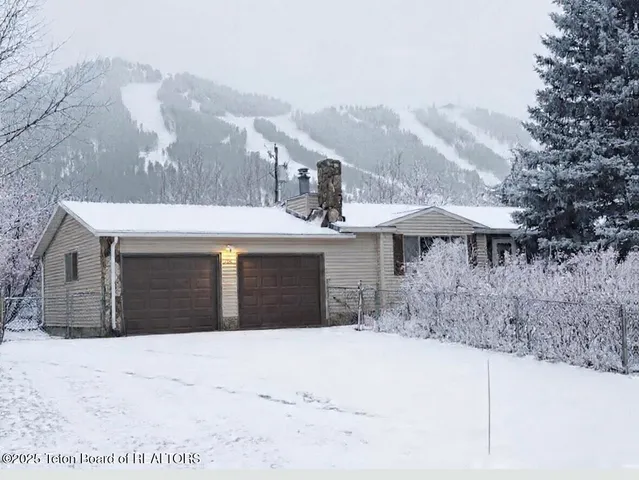 $2,220,000 | 700 Pearl Street, Jackson, WY 83001