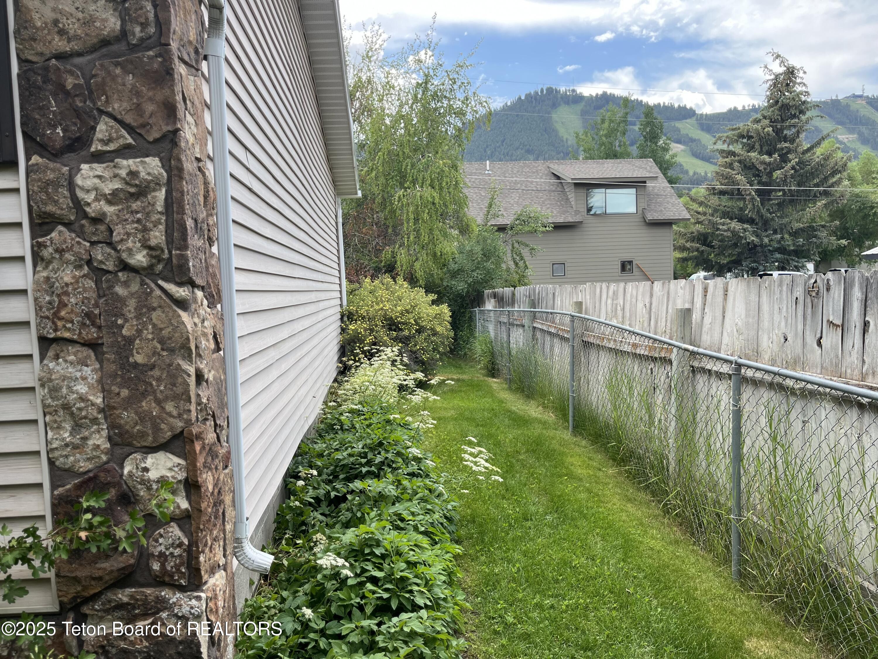 700 Pearl Street Jackson, WY 83001 - Photo 39 of 47 IMG_4277