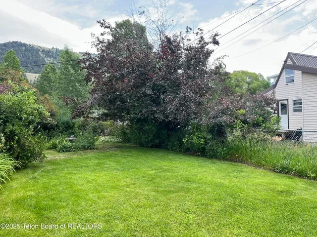 $2,220,000 | 700 Pearl Street, Jackson, WY 83001