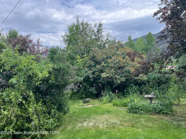 $2,220,000 | 700 Pearl Street, Jackson, WY 83001
