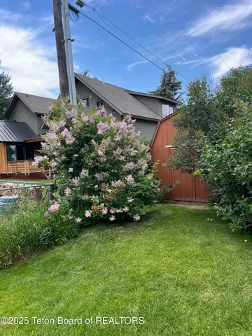 $2,220,000 | 700 Pearl Street, Jackson, WY 83001