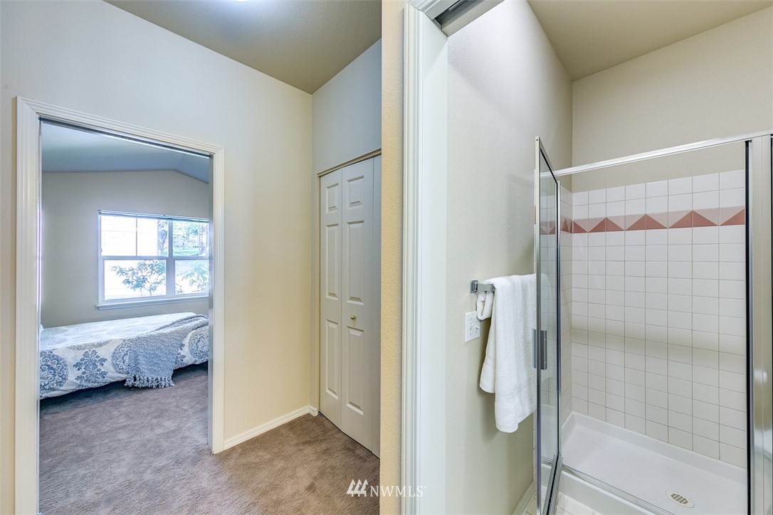 1240 Weaver Road Northwest, Unit B7 Bainbridge Island, WA 98110 - Photo 11 of 25 Gallery Image 11