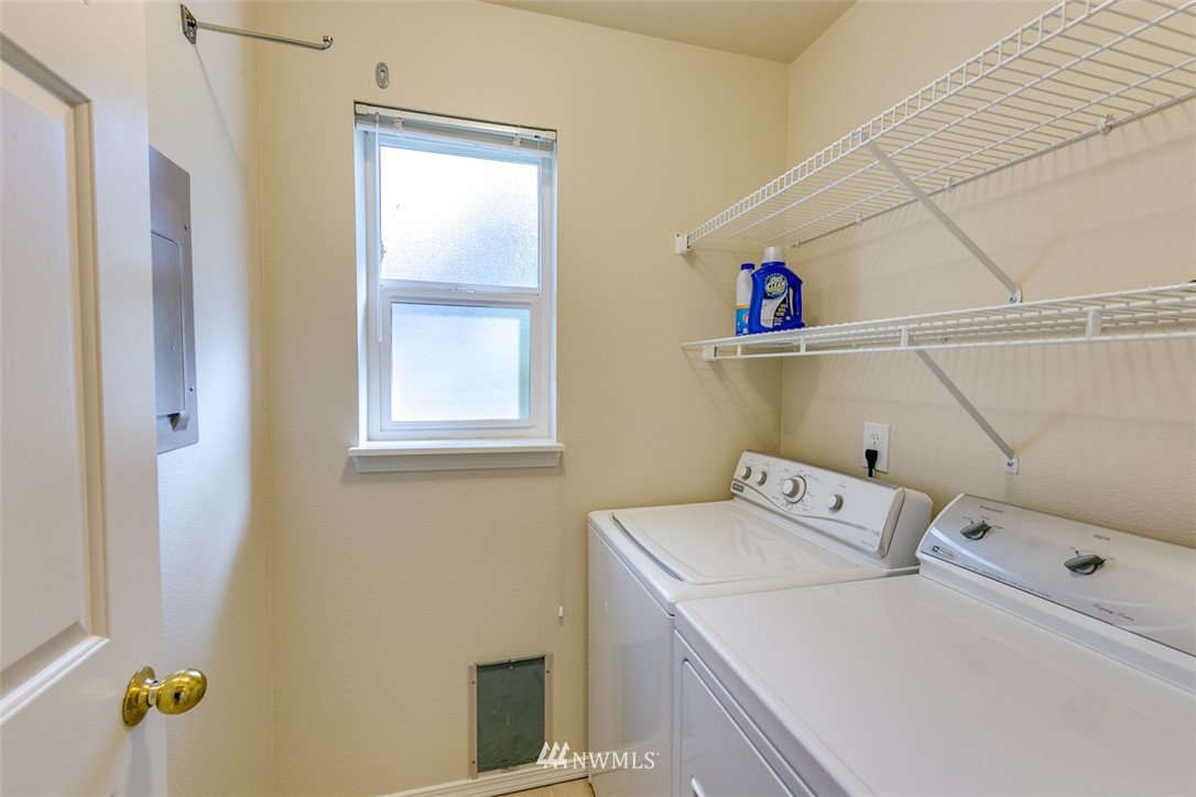 1240 Weaver Road Northwest, Unit B7 Bainbridge Island, WA 98110 - Photo 13 of 25 Gallery Image 13