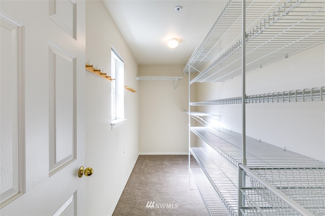 1240 Weaver Road Northwest, Unit B7 Bainbridge Island, WA 98110 - Photo 17 of 25 Gallery Image 17