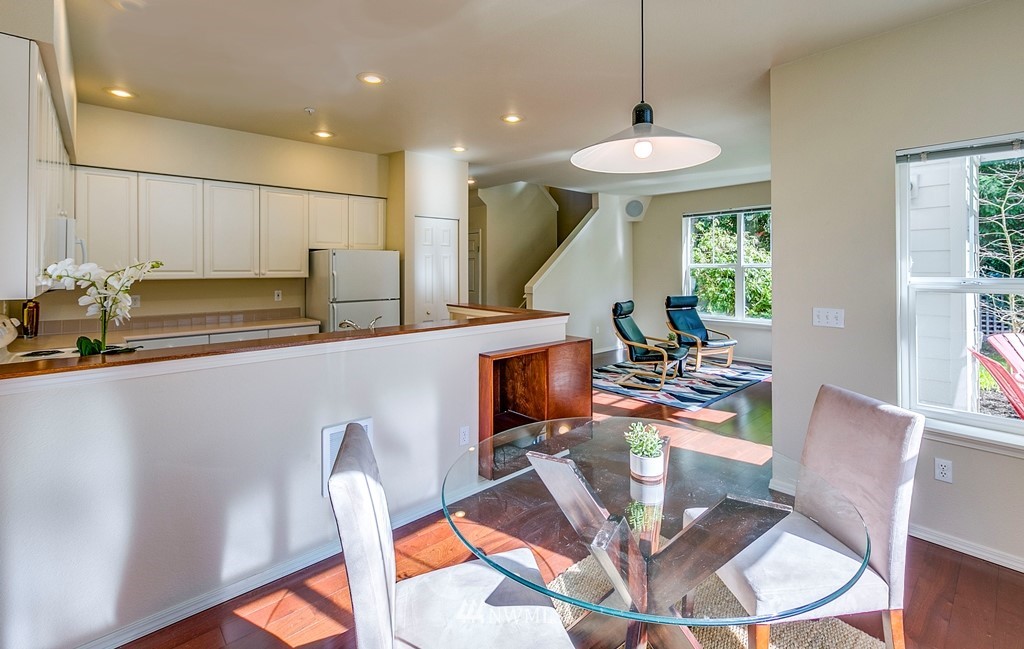 1240 Weaver Road Northwest, Unit B7 Bainbridge Island, WA 98110 - Photo 3 of 25 Gallery Image 3