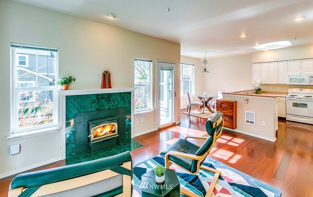1240 Weaver Road Northwest, Unit B7 Bainbridge Island, WA 98110 - Photo 6 of 25 Gallery Image 6
