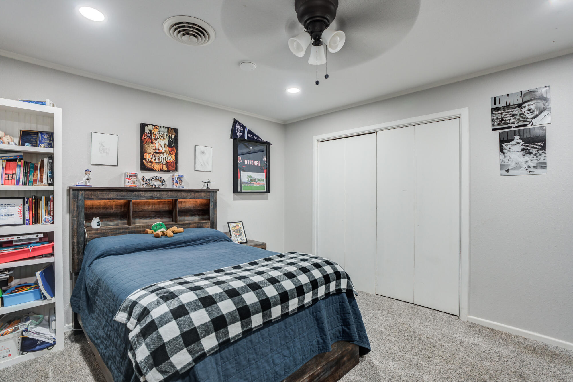 811 Borger Plainview, TX 79072 - Photo 25 of 32 811-Borger_Plainview-TX_27_Bedroom-3