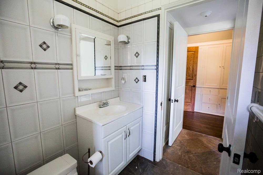 17535 Hamilton Road Highland Park, MI 48203 - Photo 12 of 96