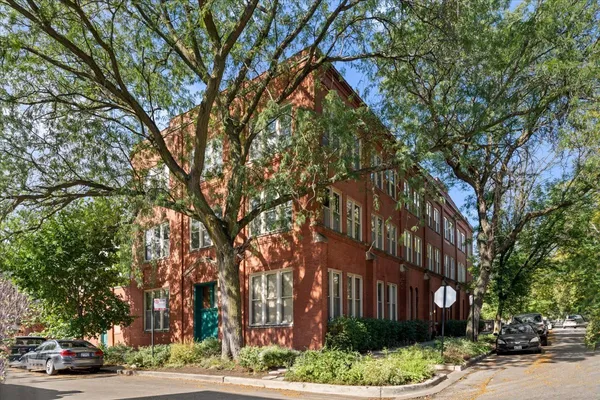 $3,300 | 2510 North Wayne Avenue, Unit 308, Chicago, IL 60614