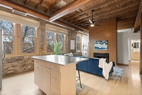 $3,300 | 2510 North Wayne Avenue, Unit 308, Chicago, IL 60614