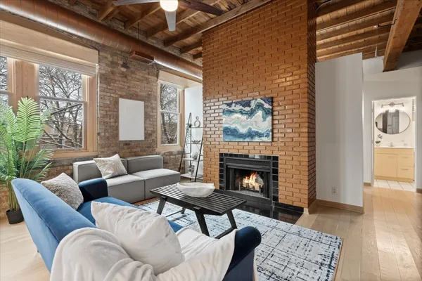 $3,300 | 2510 North Wayne Avenue, Unit 308, Chicago, IL 60614