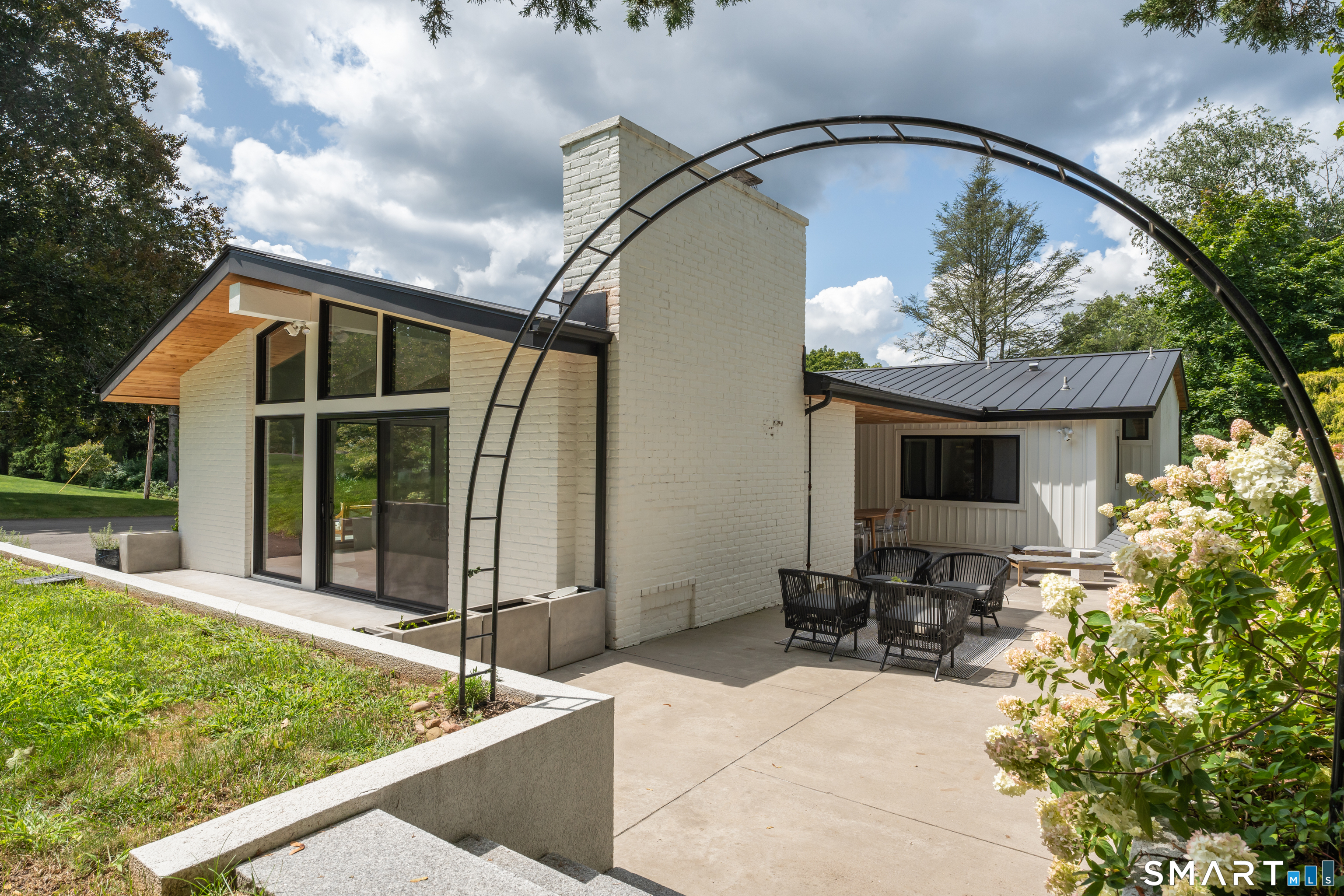 5 Windsor Road North Haven, CT 06473 - Photo 3 of 40