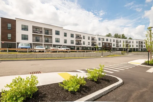 $685,000 | 203 Lowell Street, Unit 318, Wilmington, MA 01887