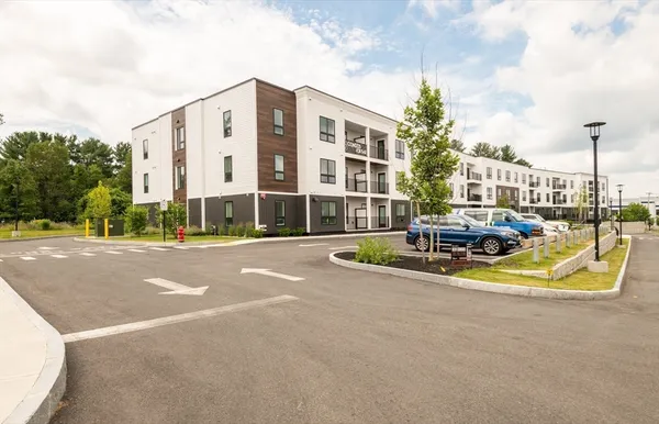 $685,000 | 203 Lowell Street, Unit 318, Wilmington, MA 01887