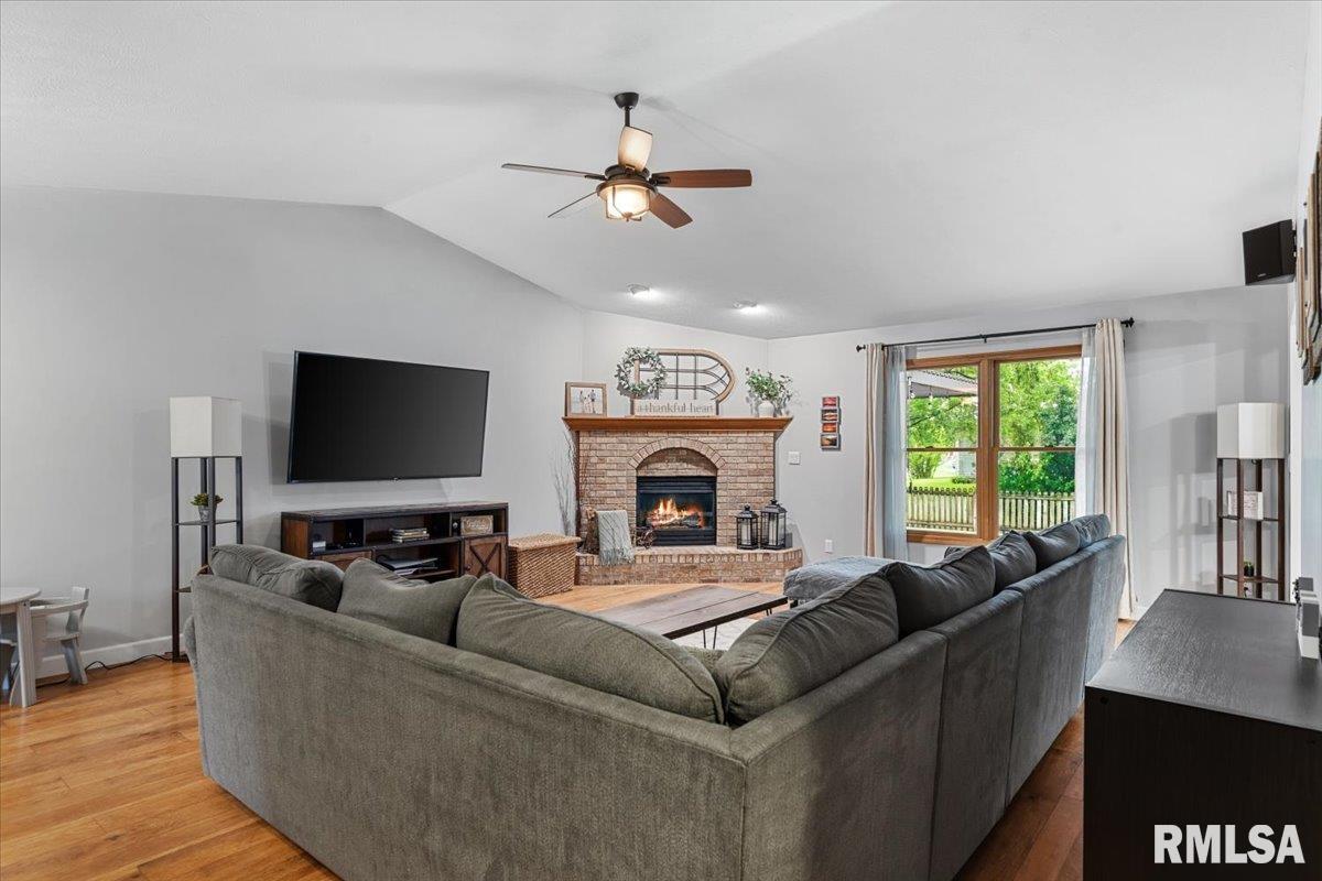 225 Appomattox Drive Springfield, IL 62711 - Photo 5 of 39