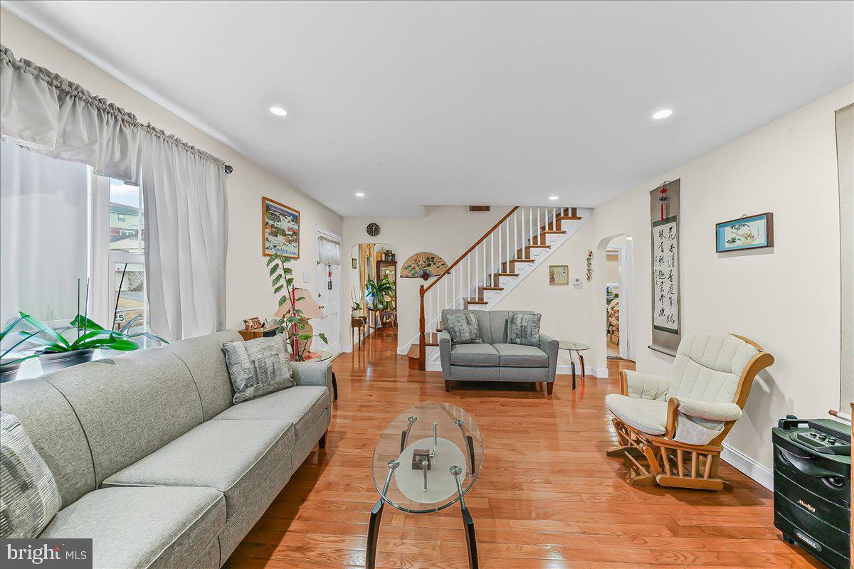 113 Glendale Road Havertown, PA 19083 - Photo 2 of 29